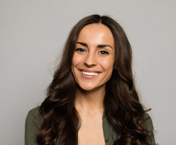 A smiling woman.